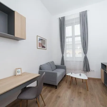 Cityscape Budget Kerepesi Apartment *